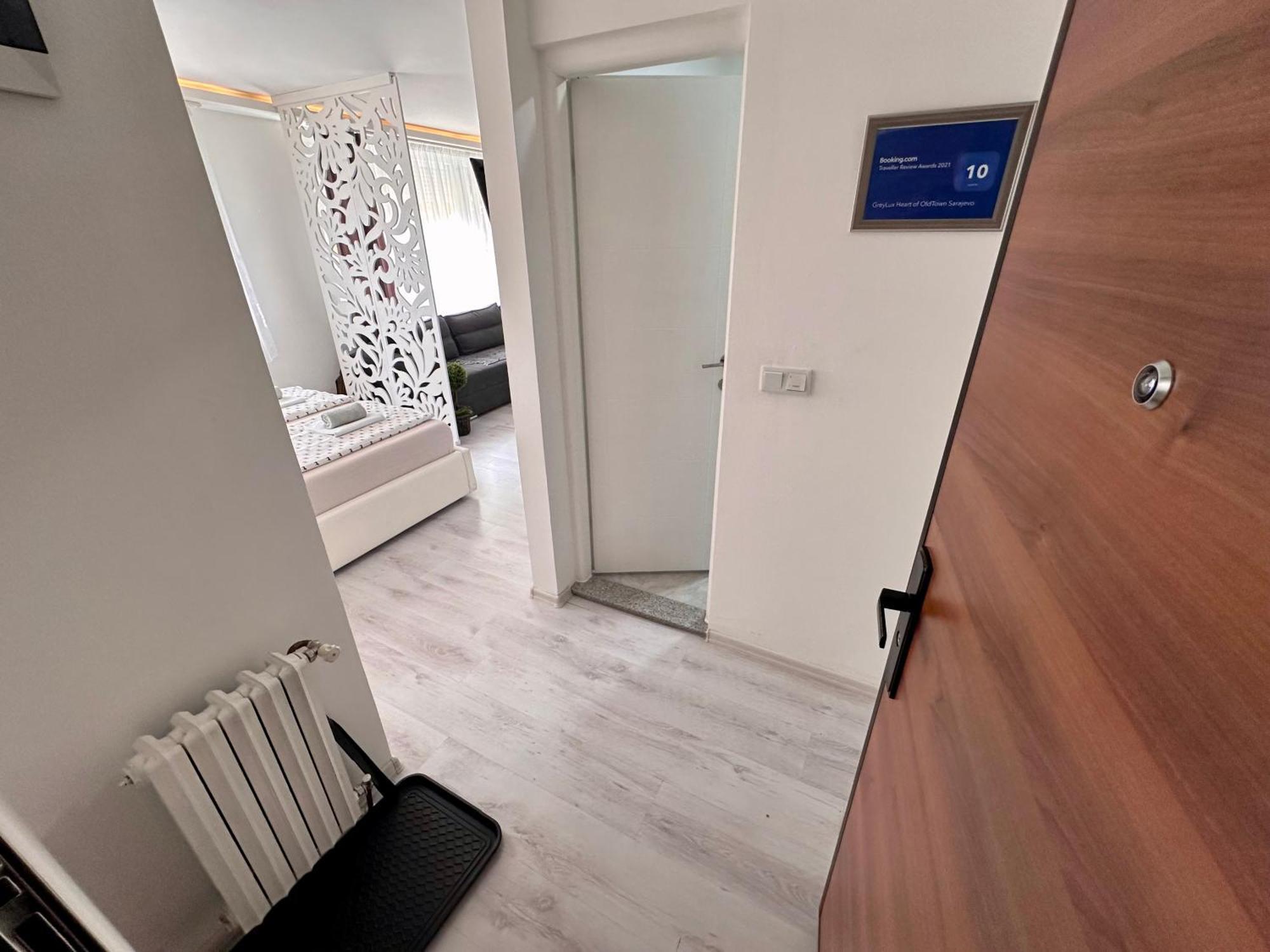 Greylux Heart Of Oldtown Sarajevo Apartment Bagian luar foto