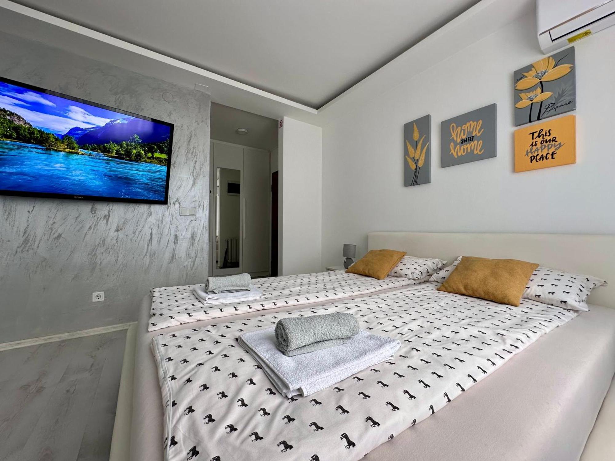 Greylux Heart Of Oldtown Sarajevo Apartment Bagian luar foto